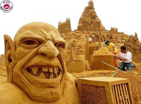 VERY VERY gros chateau de sable!! ^^